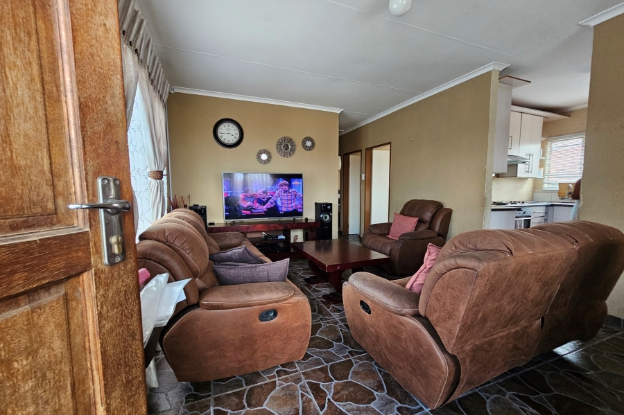 To Let 3 Bedroom Property for Rent in Tlhabane West North West